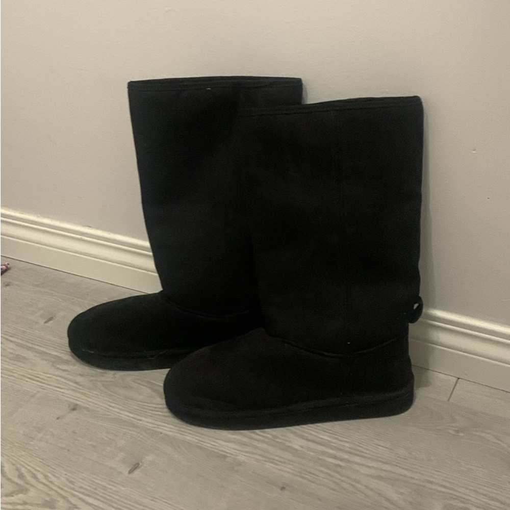 Classic Black Ugg-style Boots H&M